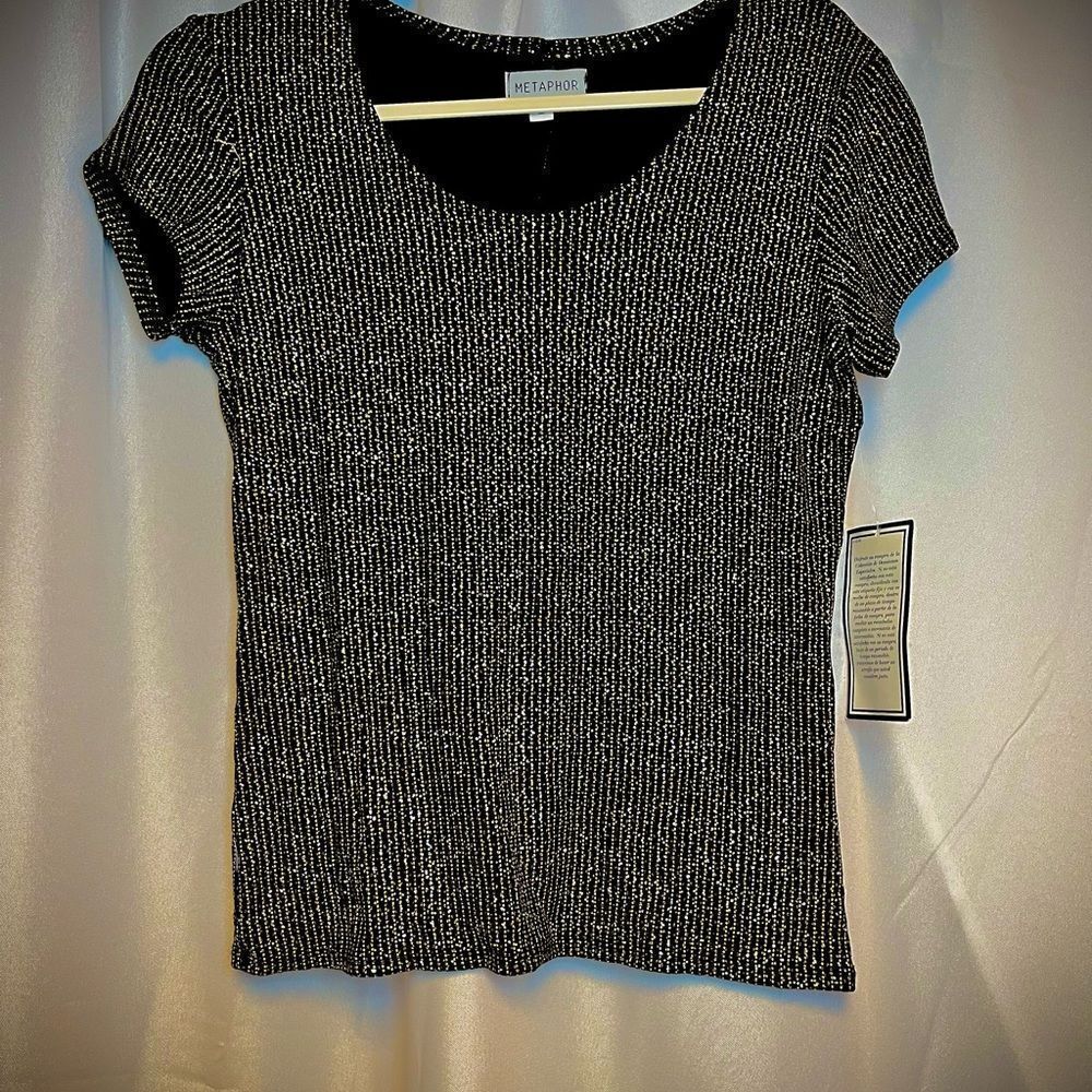 Metaphor Black and White‎ Short Sleeve Top